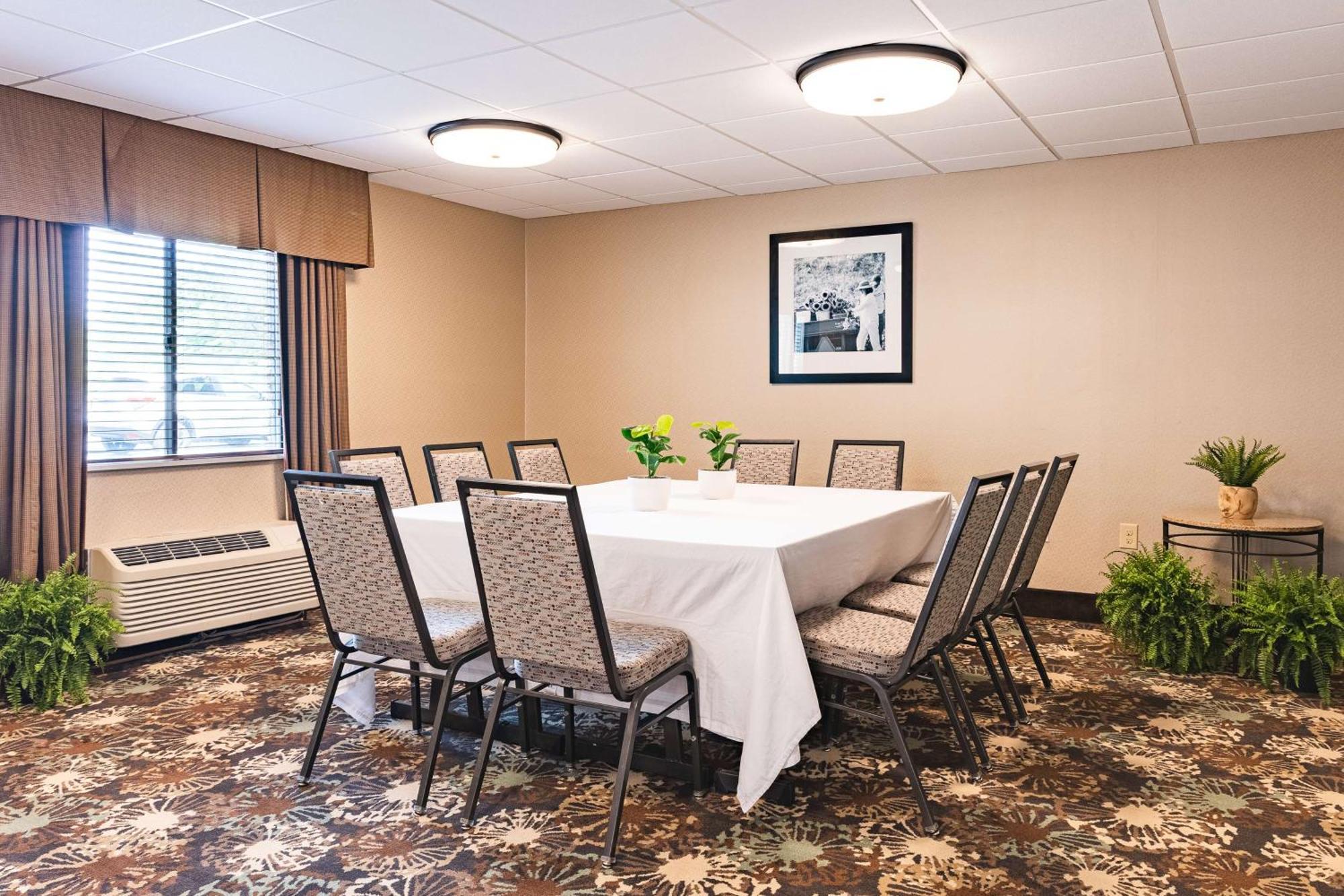 Hampton Downingtown/exton 3*